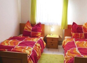 Iron/ironing board, WiFi, bed sheets - Vrbo Property (Arrach)