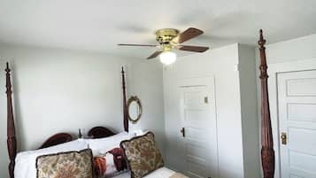 3 habitaciones, tabla de planchar con plancha, wifi y ropa de cama