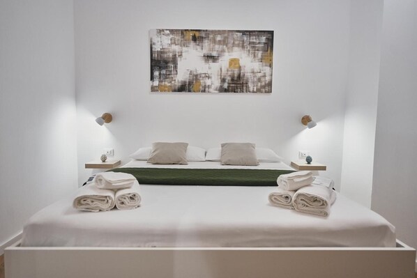 WiFi, bed sheets