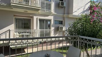 Standard Suite | Outdoor dining