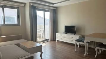 Habitación económica | Caja fuerte, escritorio, wifi gratis y ropa de cama