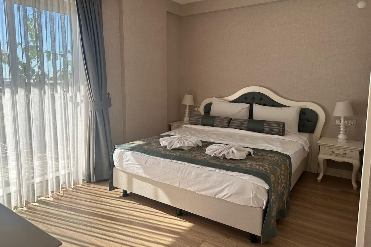 2nd Floor 1 Bedroom Suite | In-room safe, desk, free WiFi, bed sheets