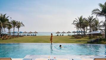 Private beach, white sand, free beach cabanas, sun-loungers