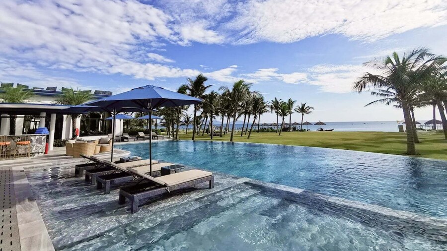 Wyndhoian Beachfront Villas