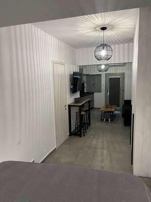 Strykjärn/strykbräda, wi-fi och sängkläder