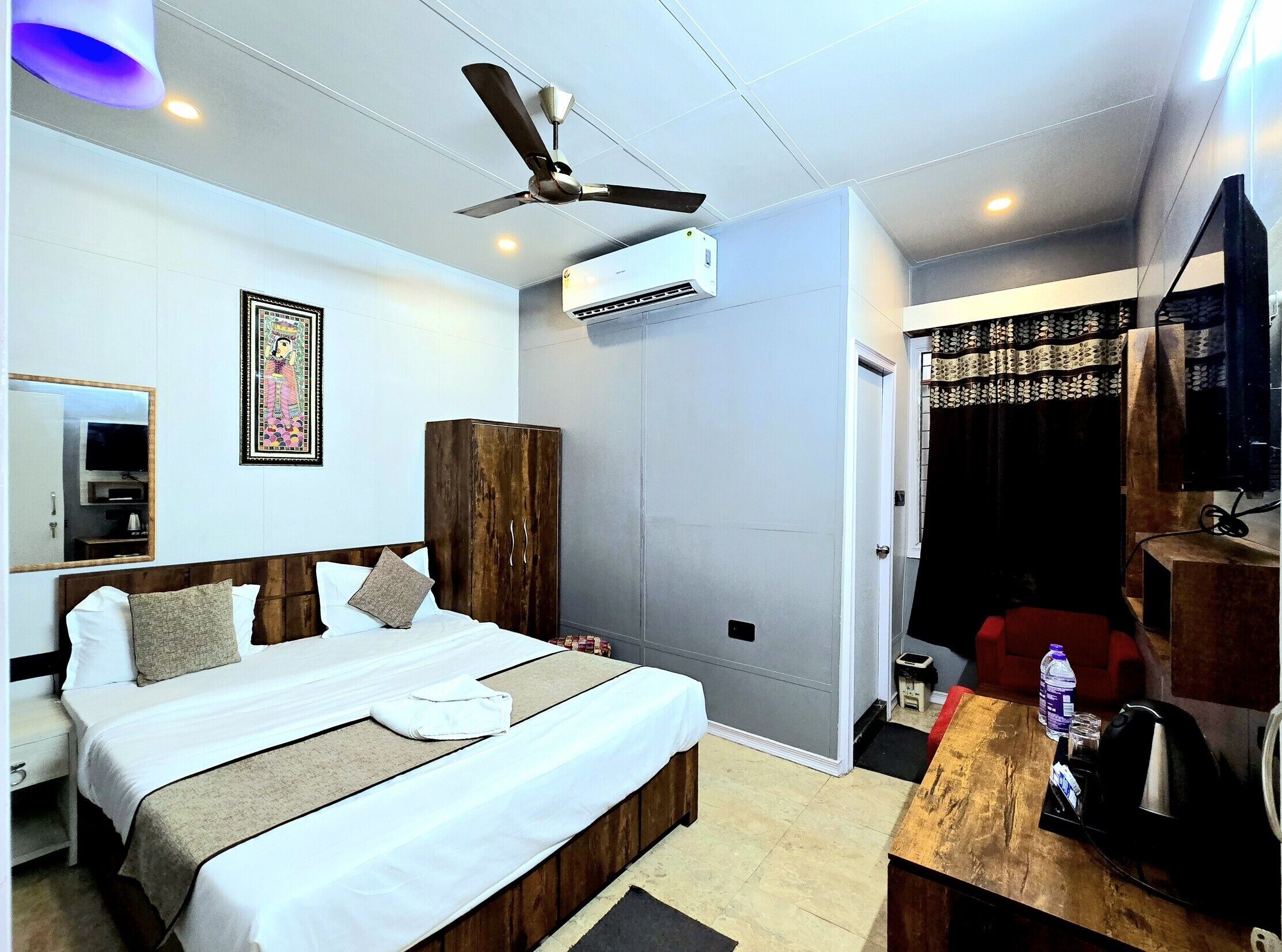 Dobbeltrom – deluxe | Skrivebord, skrivebord for bærbar PC og wi-fi (inkludert)