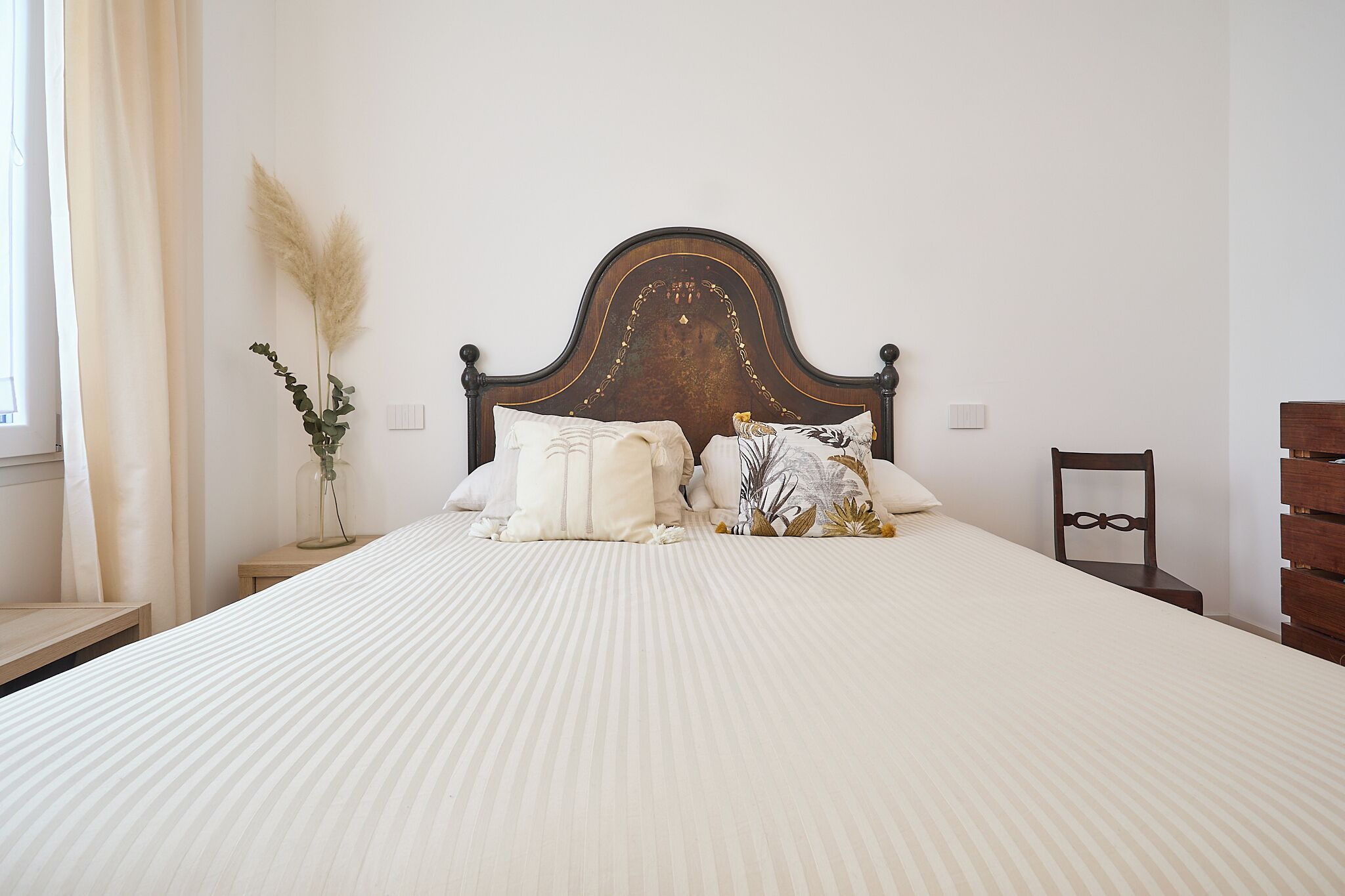 WiFi, bed sheets