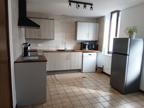 Private kitchen - Marvelous 2-bedroom house in Altillac perfect for exploring (Altillac)