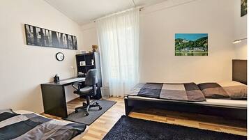 2 camere, una scrivania, ferro/asse da stiro, Wi-Fi gratuito