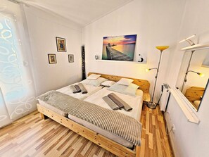2 室のベッドルーム、デスク、アイロン / アイロン台、WiFi (無料)