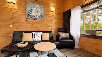 House, Multiple Bedrooms, Private Pool | Living area