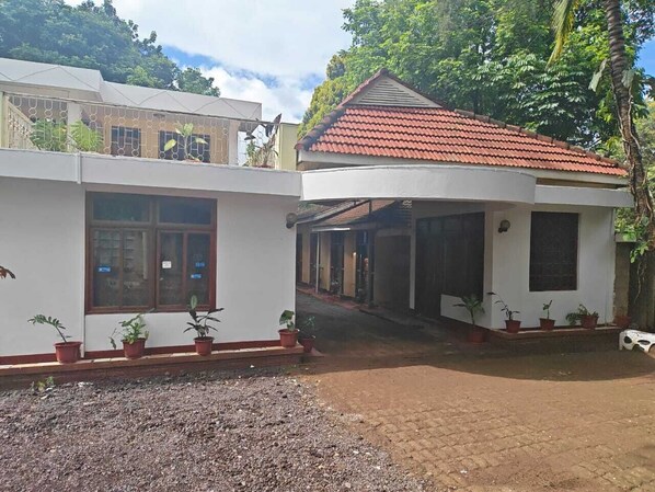 Exterior - kilimanjaro safari lodge (Kilimanjaro Region)