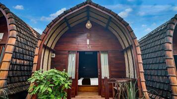 Quarto casal luxo | Wi-Fi de cortesia, roupa de cama