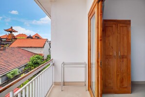 Deluxe Suite - Hotel O near Mookiland Park Bali formerl (Kerobokan)