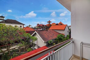 Deluxe Suite - Hotel O near Mookiland Park Bali formerl (Kerobokan)