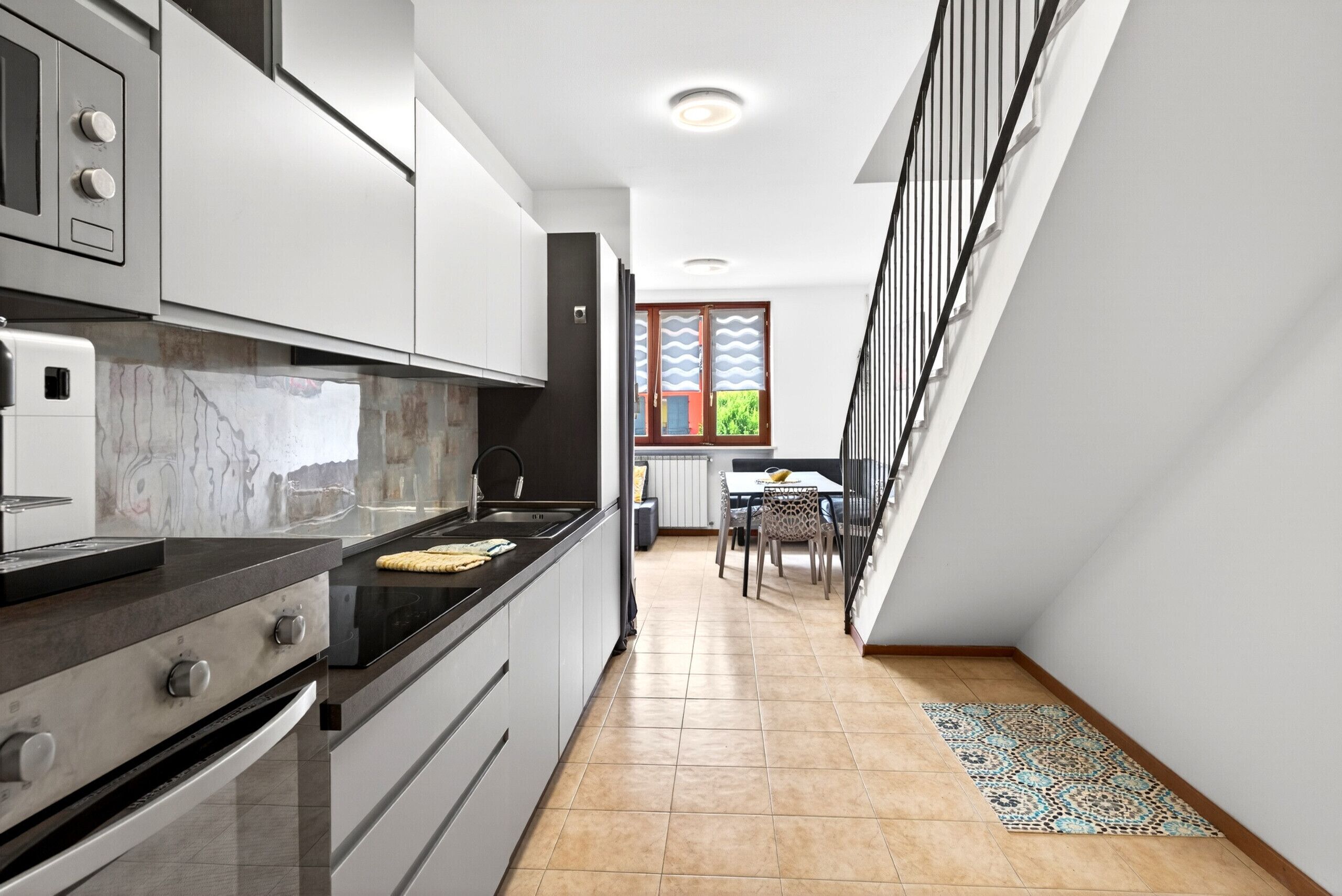 Kühlschrank, Mikrowelle, Ofen, Geschirrspüler