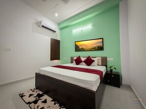 Comfort Double Room | Free WiFi - Shri Leelavati Seva Sadan (Vrindavan)