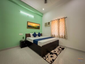 Classic Double Room, City View | Free WiFi - Shri Leelavati Seva Sadan (Vrindavan)