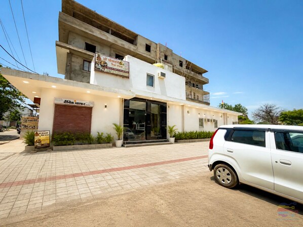 Exterior - Shri Leelavati Seva Sadan (Vrindavan)