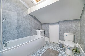 Towels, toilet paper - Glendale House by Guestz (Lytham-St-Annes)