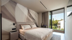 4 phòng ngủ, nôi (giường cho trẻ sơ sinh) miễn phí, bộ trải giường 
