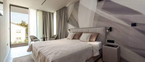 4 Schlafzimmer, kostenlose Babybetten, Bettwäsche