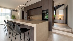 Dụng cụ pha cà phê/trà, lò vi sóng, máy rửa bát 