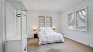Classic House, 4 Bedrooms | Free WiFi