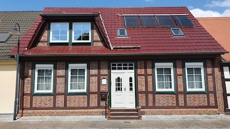 Exterior detail. Apartment 'Für 4 Personen 60 M²' with Private Terrace and Wi-Fi