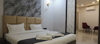 Hotel The 9s