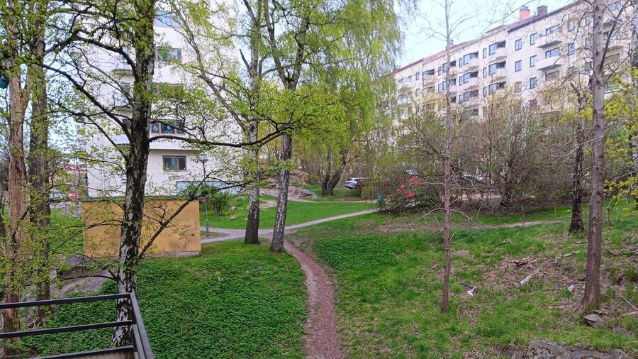 Room-room in Apartment Within Walking di