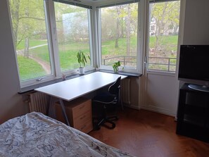 Shared Dormitory, 1 Bedroom | 1 bedroom - Room-room in Apartment Within Walking di (Gothenburg)
