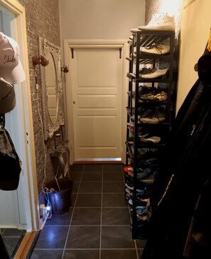 Shared Dormitory, 1 Bedroom | Interior - Room-room in Apartment Within Walking di (Gothenburg)