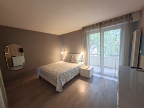 1 bedroom, iron/ironing board, free WiFi, bed sheets
