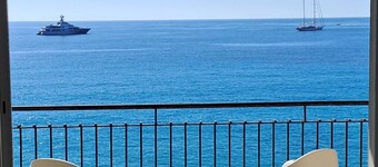 Paradis d'Azur: 1-bedroom apt facing the sea, a/c
