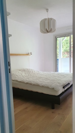 2 chambres, fer et planche Ă repasser, draps fournis
