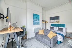 WiFi, bed sheets - Glendale House by Guestz (Lytham-St-Annes)