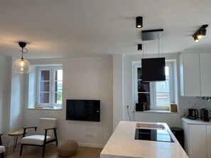 Fridge, microwave, oven, stovetop - Cozy getaway at Obidos lagoon & ocean (Foz do Arelho)