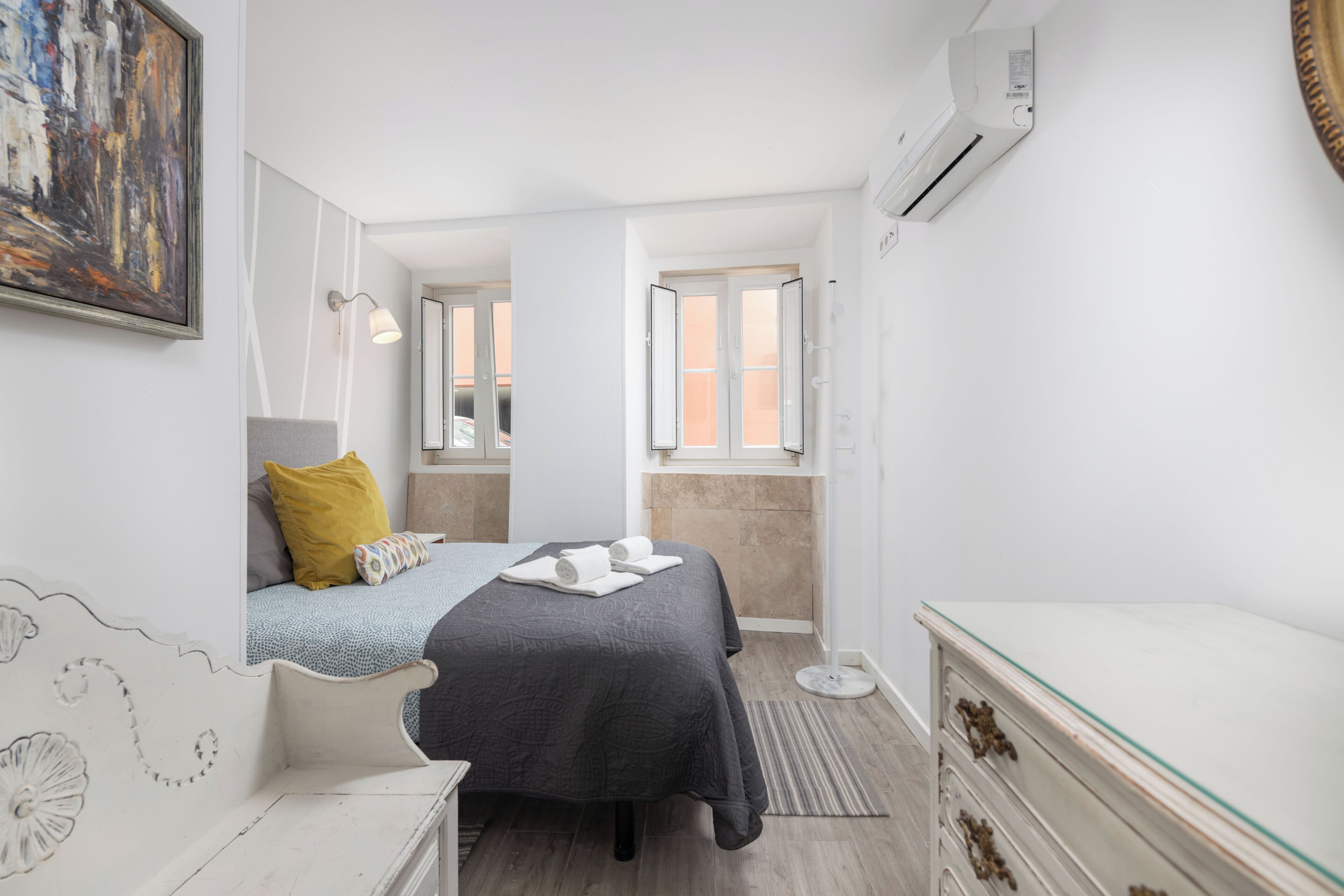 Ground floor left - Terraço | Hypo-allergenic bedding, individually decorated, individually furnished