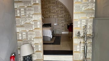 Minibar, free WiFi