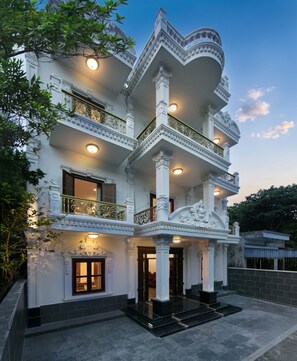 Unclassified image, 4 of 47, button - Rose Wood Cat Ba Villa (Hai Phong)
