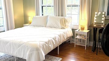 3 bedrooms, iron/ironing board, travel cot, free WiFi
