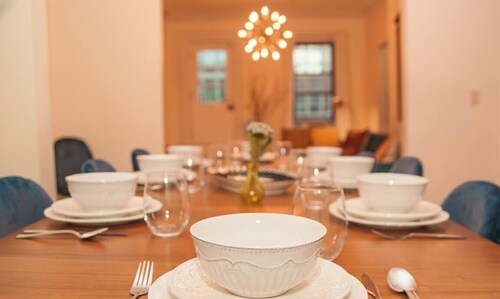 Large & Stylish 5BR/3BA Getaway - 10-Min Walk to Central Park!