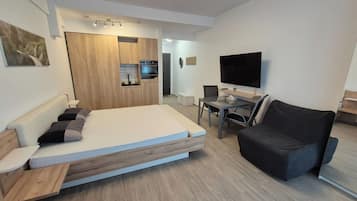 Deluxe Studio, Balcony, Partial Sea View | Free WiFi