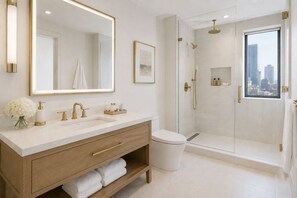 Classic Room | Bathroom - The Pearl District Suites (Toronto)
