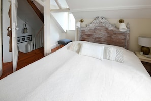 WiFi, bed sheets