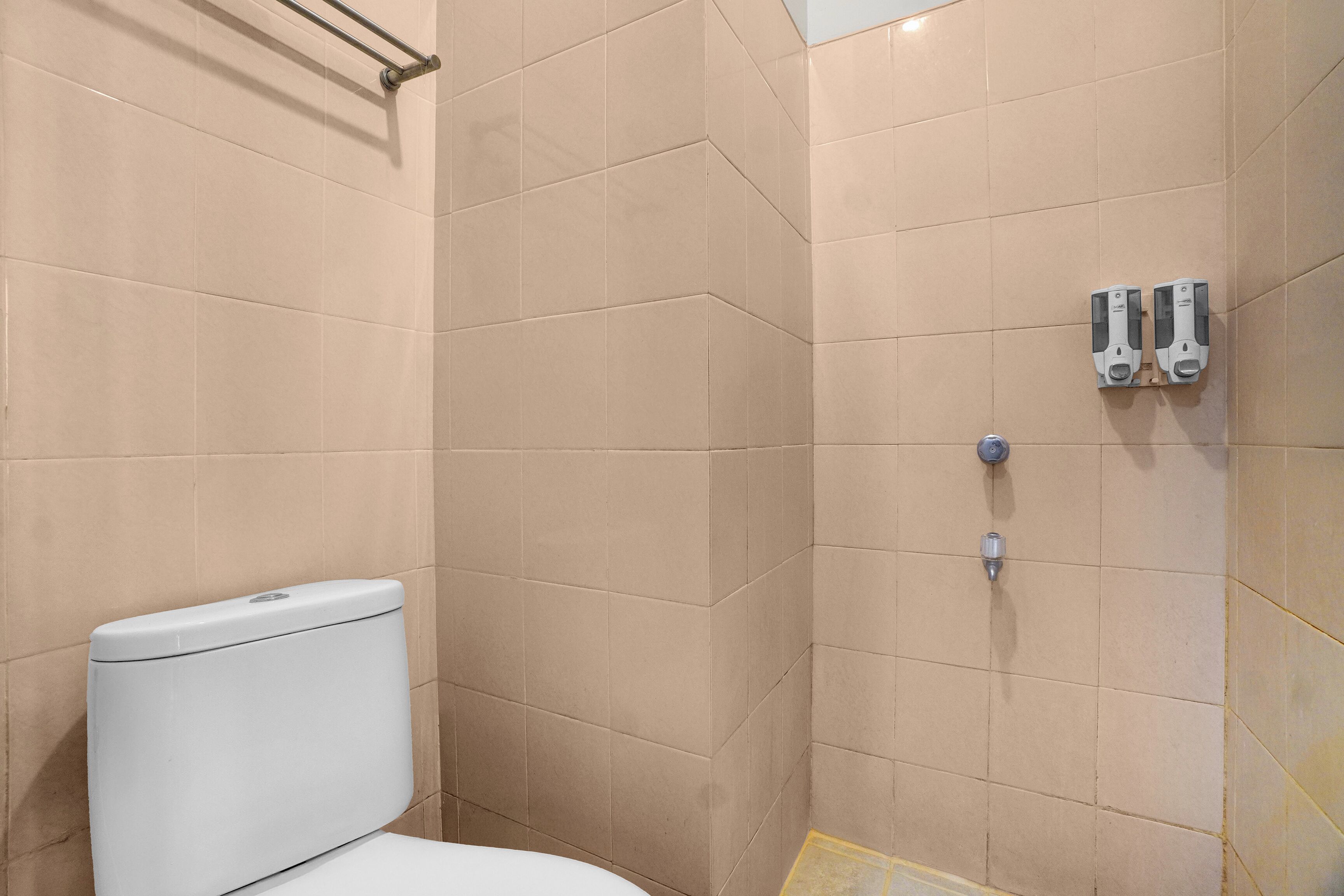 Deluxe Twin Room | Bathroom | Shower, towels