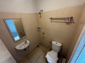 Suite familiar | Baño | Ducha y toallas