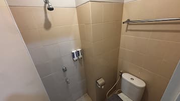 Deluxe Double Room | Bathroom