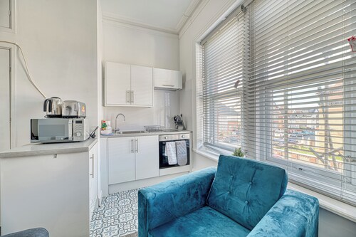 Glendale House by Guestz